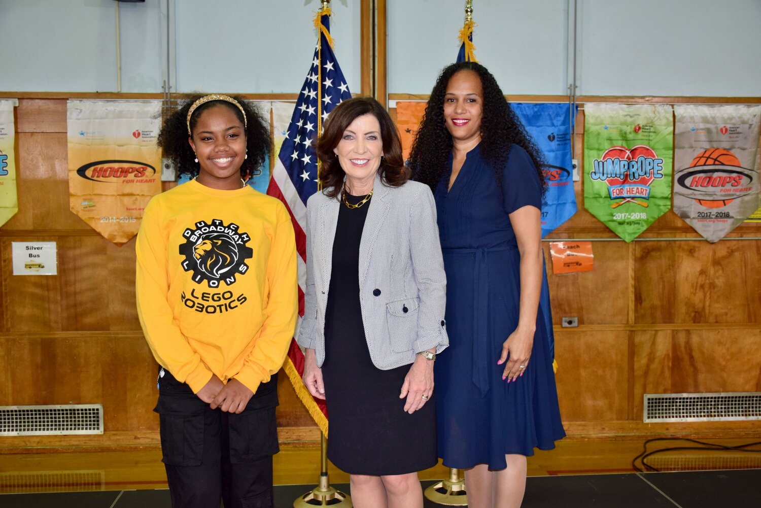Governor Kathy Hochul visits Dutch Broadway School in Elmont Herald